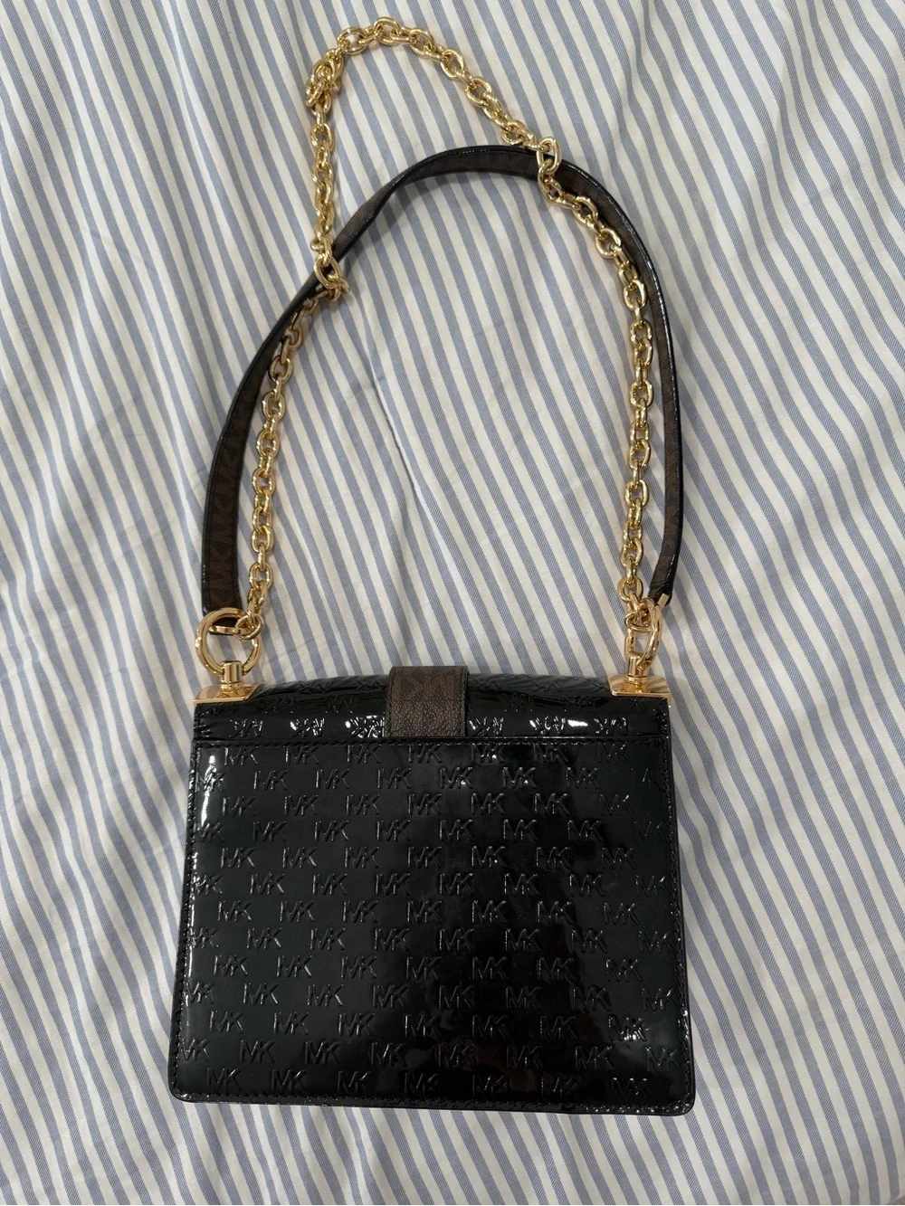 Michael Kors compact shoulder